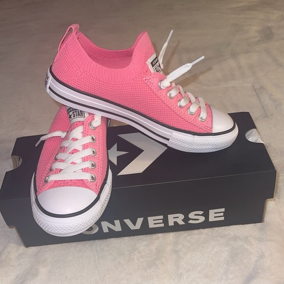 Converse Pink Sneakers Stylish and Comfortable - Picture 4 of 4